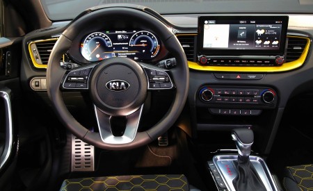 2020 Kia XCeed Interior Cockpit Wallpapers 450x275 (16)