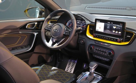 2020 Kia XCeed Interior Wallpapers 450x275 (17)