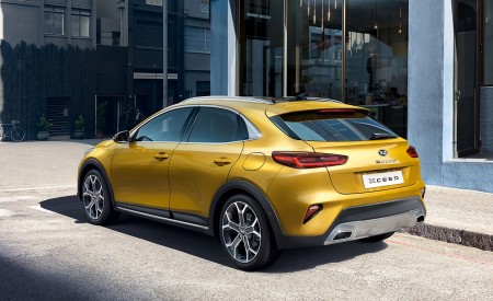 2020 Kia XCeed Rear Three-Quarter Wallpapers 450x275 (2)
