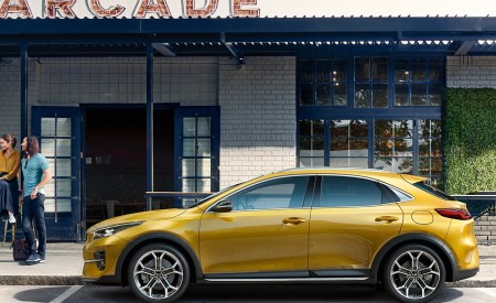 2020 Kia XCeed Side Wallpapers 450x275 (5)