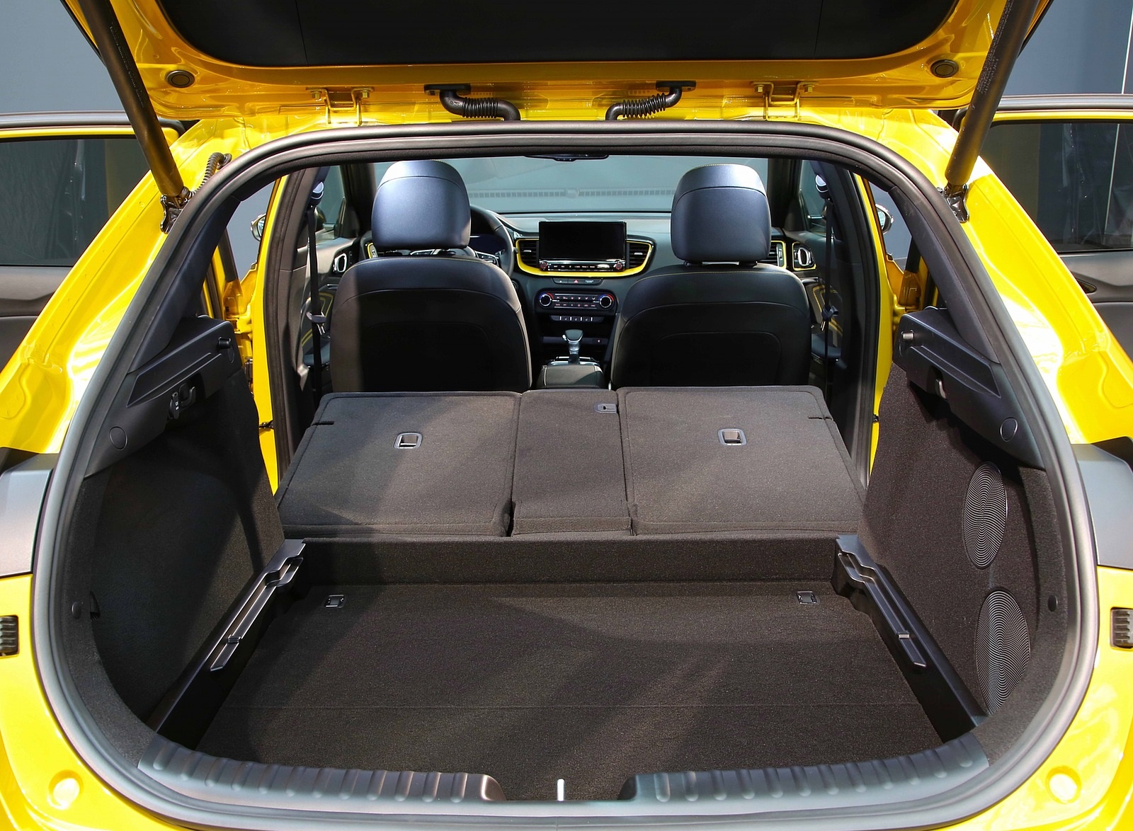 2020 Kia XCeed Trunk Wallpapers #11 of 40