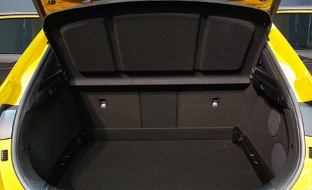 2020 Kia XCeed Trunk Wallpapers 450x275 (10)