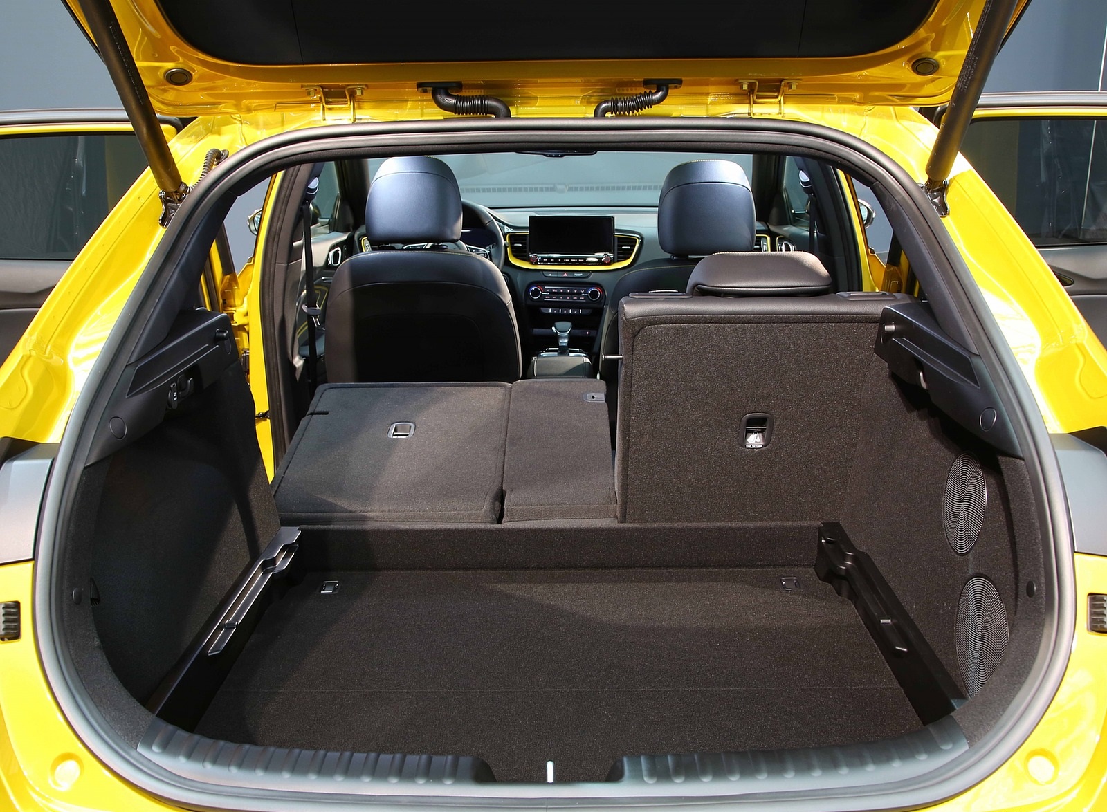 2020 Kia XCeed Trunk Wallpapers #8 of 40