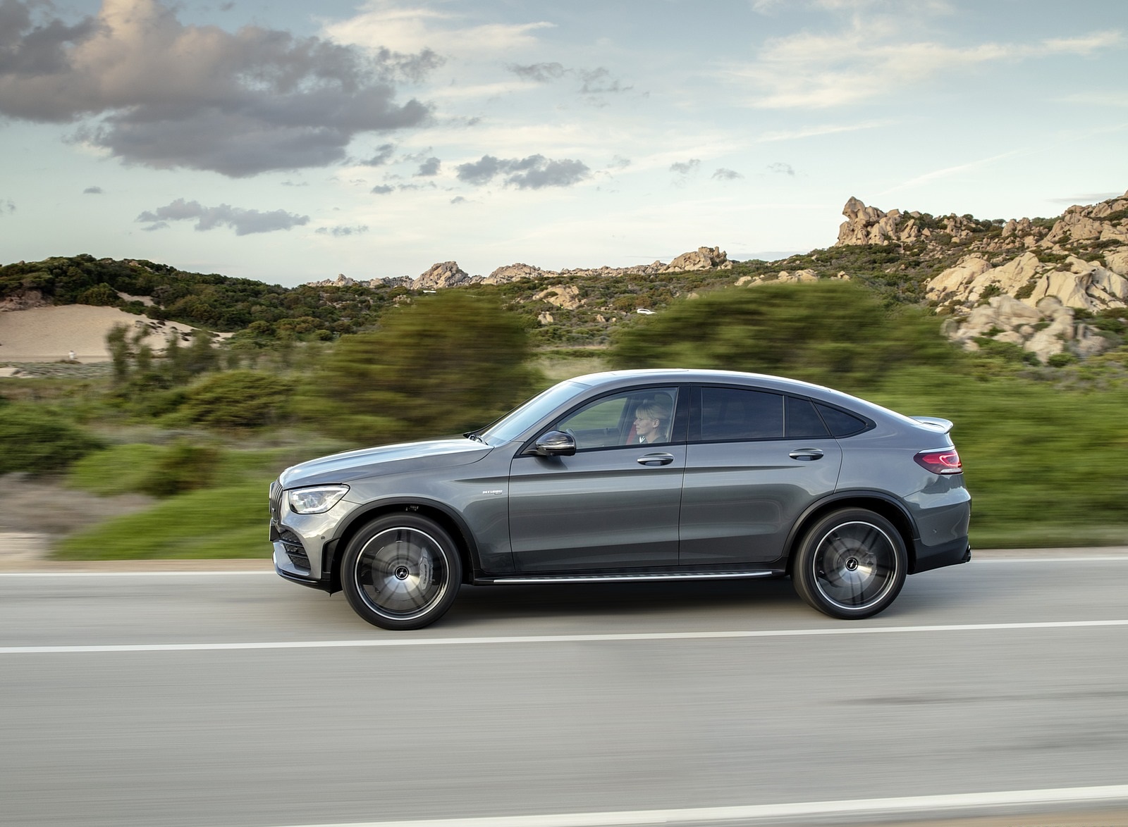 2020 Mercedes-AMG GLC 43 4MATIC Coupe Side Wallpapers (9)
