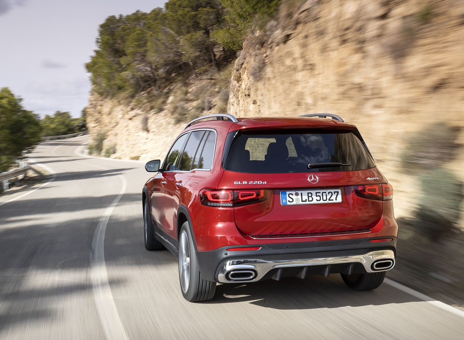 2020 Mercedes-Benz GLB 220 d 4 MATIC (Color: Designo Patagonia Red Metallic) Rear Three-Quarter Wallpapers #95 of 129