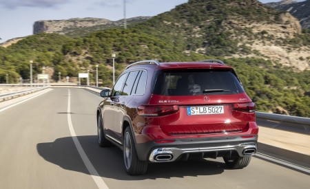 2020 Mercedes-Benz GLB 220 d 4 MATIC (Color: Designo Patagonia Red Metallic) Rear Wallpapers 450x275 (97)