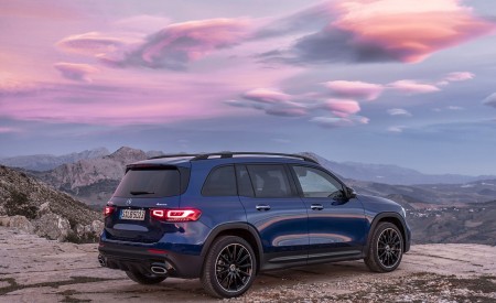 2020 Mercedes-Benz GLB 220 d 4MATIC (Color: Galaxy Blue Metallic) Rear Three-Quarter Wallpapers 450x275 (8)