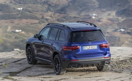 2020 Mercedes-Benz GLB 220 d 4MATIC (Color: Galaxy Blue Metallic) Rear Three-Quarter Wallpapers 450x275 (10)