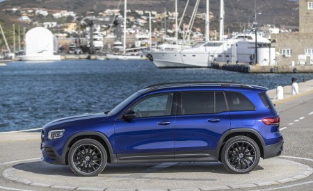 2020 Mercedes-Benz GLB 220 d 4MATIC (Color: Galaxy Blue Metallic) Side Wallpapers 450x275 (13)