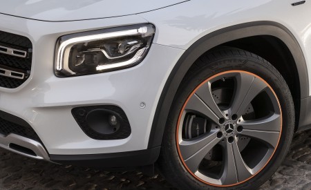 2020 Mercedes-Benz GLB 250 4MATIC (Color: Digital White Metallic) Wheel Wallpapers 450x275 (91)