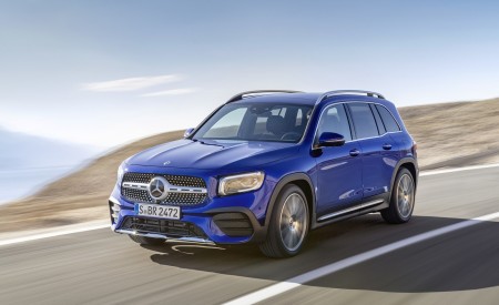 2020 Mercedes-Benz GLB 250 AMG Line (Color: Galaxy Blue) Front Three-Quarter Wallpapers 450x275 (25)