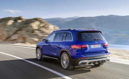 2020 Mercedes-Benz GLB 250 AMG Line (Color: Galaxy Blue) Rear Three-Quarter Wallpapers 450x275 (27)