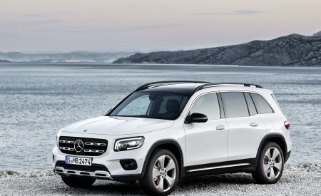 2020 Mercedes-Benz GLB 250 Edition 1 (Color: Digital White) Front Three-Quarter Wallpapers 450x275 (59)