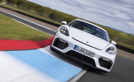2020 Porsche 718 Cayman GT4 (Color: Carrara White Metallic) Front Wallpapers 450x275 (144)
