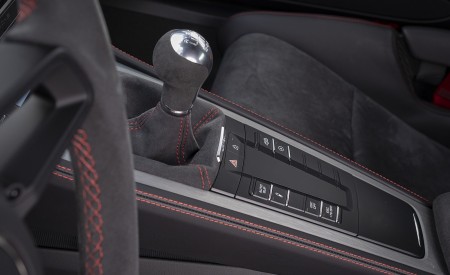 2020 Porsche 718 Cayman GT4 (Color: Carrara White Metallic) Interior Detail Wallpapers 450x275 (158)