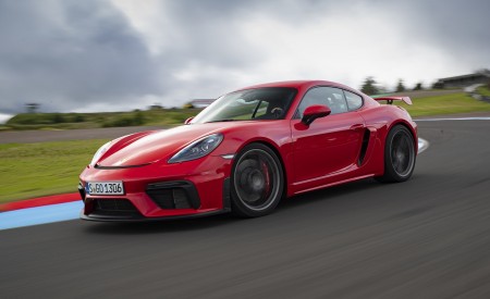 2020 Porsche 718 Cayman GT4 (Color: Guards Red) Front Three-Quarter Wallpapers 450x275 (19)