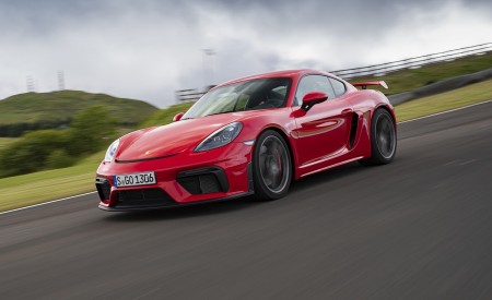 2020 Porsche 718 Cayman GT4 (Color: Guards Red) Front Three-Quarter Wallpapers 450x275 (20)