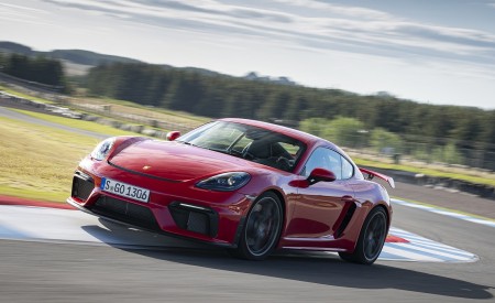 2020 Porsche 718 Cayman GT4 (Color: Guards Red) Front Three-Quarter Wallpapers 450x275 (3)