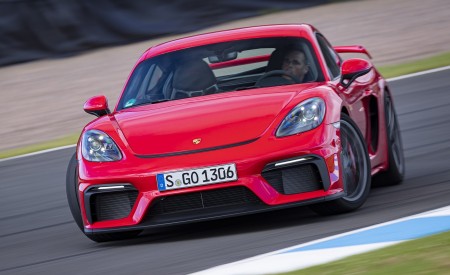 2020 Porsche 718 Cayman GT4 (Color: Guards Red) Front Wallpapers 450x275 (2)