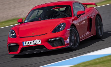 2020 Porsche 718 Cayman GT4 (Color: Guards Red) Front Wallpapers 450x275 (5)