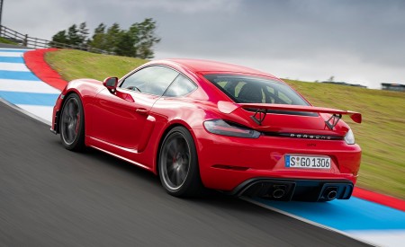 2020 Porsche 718 Cayman GT4 (Color: Guards Red) Rear Three-Quarter Wallpapers 450x275 (26)