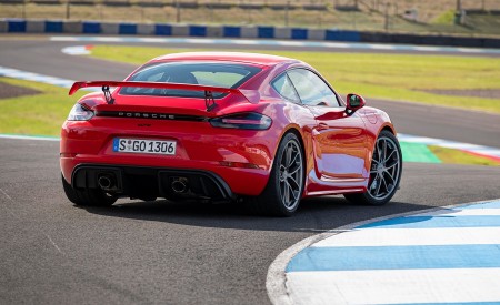 2020 Porsche 718 Cayman GT4 (Color: Guards Red) Rear Three-Quarter Wallpapers 450x275 (28)