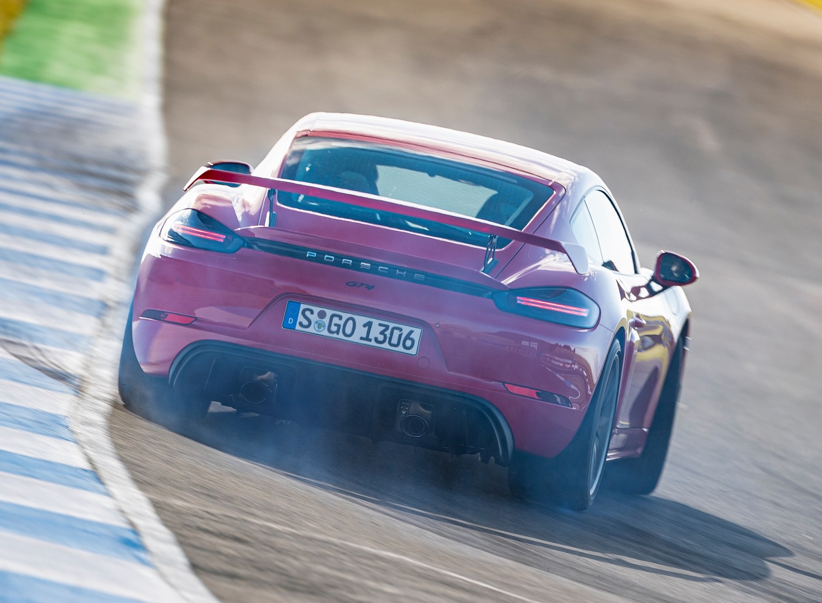 2020 Porsche 718 Cayman GT4 (Color: Guards Red) Rear Wallpapers (15)