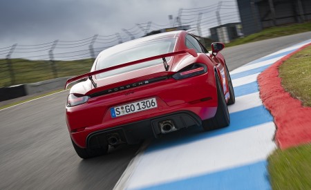 2020 Porsche 718 Cayman GT4 (Color: Guards Red) Rear Wallpapers 450x275 (16)