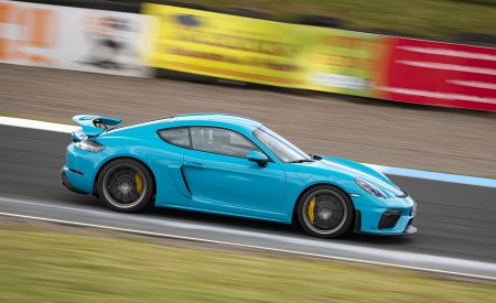 2020 Porsche 718 Cayman GT4 (Color: Miami Blue) Side Wallpapers 450x275 (104)