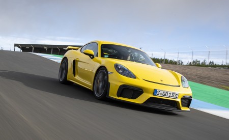 2020 Porsche 718 Cayman GT4 (Color: Racing Yellow) Front Three-Quarter Wallpapers 450x275 (49)