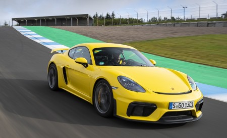 2020 Porsche 718 Cayman GT4 (Color: Racing Yellow) Front Three-Quarter Wallpapers 450x275 (52)