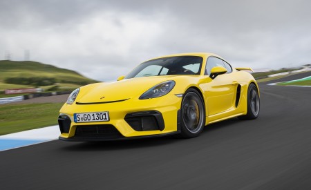 2020 Porsche 718 Cayman GT4 (Color: Racing Yellow) Front Three-Quarter Wallpapers 450x275 (53)