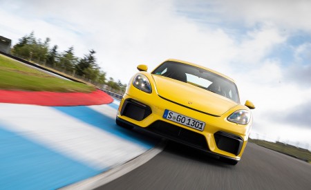 2020 Porsche 718 Cayman GT4 (Color: Racing Yellow) Front Wallpapers 450x275 (59)