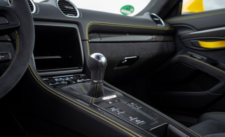 2020 Porsche 718 Cayman GT4 (Color: Racing Yellow) Interior Detail Wallpapers 450x275 (89)
