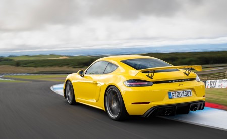 2020 Porsche 718 Cayman GT4 (Color: Racing Yellow) Rear Three-Quarter Wallpapers 450x275 (60)