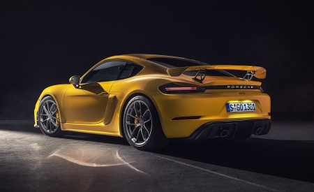 2020 Porsche 718 Cayman GT4 Rear Three-Quarter Wallpapers 450x275 (169)