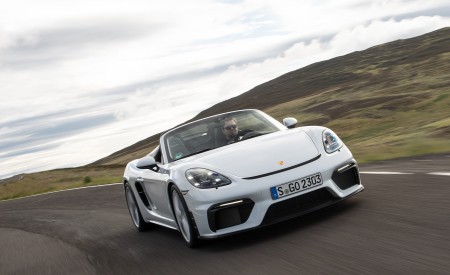 2020 Porsche 718 Spyder (Color: Carrara White Metallic) Front Three-Quarter Wallpapers 450x275 (155)