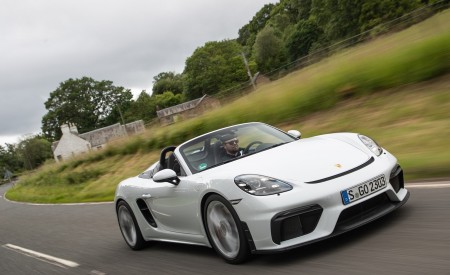 2020 Porsche 718 Spyder (Color: Carrara White Metallic) Front Three-Quarter Wallpapers 450x275 (138)