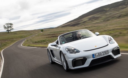 2020 Porsche 718 Spyder (Color: Carrara White Metallic) Front Three-Quarter Wallpapers 450x275 (124)