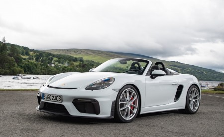 2020 Porsche 718 Spyder (Color: Carrara White Metallic) Front Three-Quarter Wallpapers 450x275 (173)