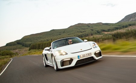 2020 Porsche 718 Spyder (Color: Carrara White Metallic) Front Wallpapers 450x275 (168)
