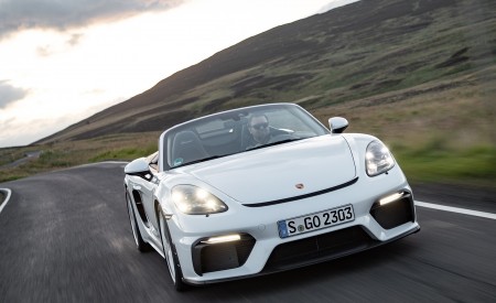 2020 Porsche 718 Spyder (Color: Carrara White Metallic) Front Wallpapers 450x275 (140)