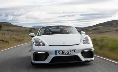 2020 Porsche 718 Spyder (Color: Carrara White Metallic) Front Wallpapers 450x275 (127)