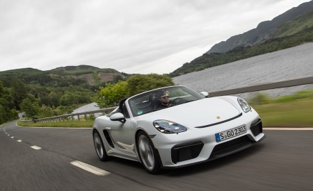 2020 Porsche 718 Spyder (Color: Carrara White Metallic) Front Wallpapers 450x275 (143)