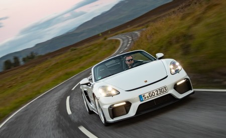2020 Porsche 718 Spyder (Color: Carrara White Metallic) Front Wallpapers 450x275 (165)