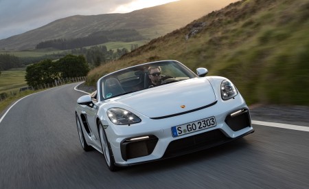 2020 Porsche 718 Spyder (Color: Carrara White Metallic) Front Wallpapers 450x275 (167)