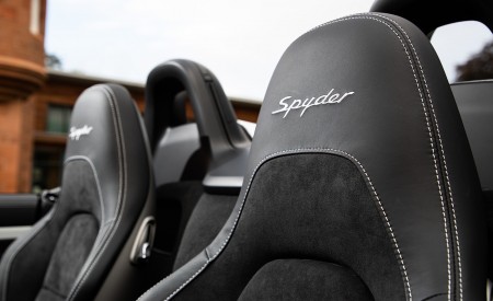 2020 Porsche 718 Spyder (Color: Carrara White Metallic) Interior Seats Wallpapers 450x275 (193)