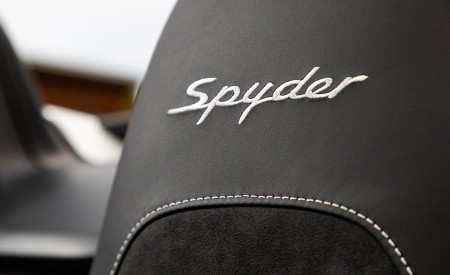 2020 Porsche 718 Spyder (Color: Carrara White Metallic) Interior Seats Wallpapers 450x275 (194)