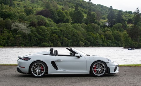 2020 Porsche 718 Spyder (Color: Carrara White Metallic) Side Wallpapers 450x275 (178)