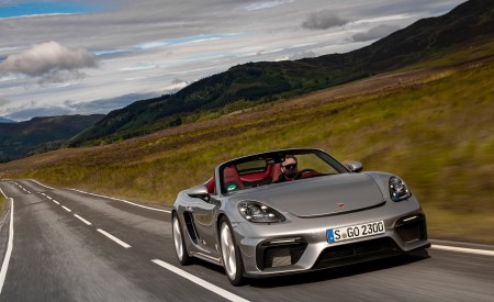 2020 Porsche 718 Spyder (Color: GT Silver Metallic) Front Wallpapers 450x275 (225)